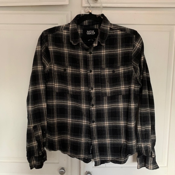 Native youth plaid button down black grey small - Picture 3 of 9